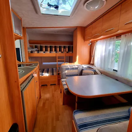 Campingplatz Przyczepa Adria Sole Na Kormoran