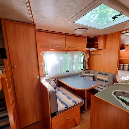 Campingplatz Przyczepa Adria Sole Na Kormoran *